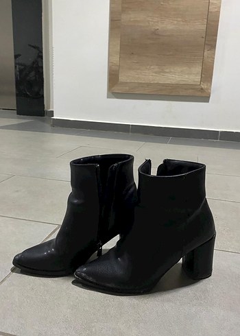 bej siyah ikili kadin bot - Görsel 3