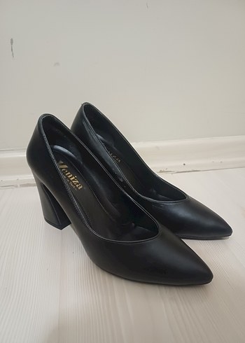 Siyah Yılan Desenli Kadın Topuklu Ayakkabı - Görsel 2