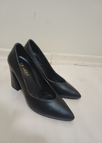 Siyah Yılan Desenli Kadın Topuklu Ayakkabı - Görsel 5