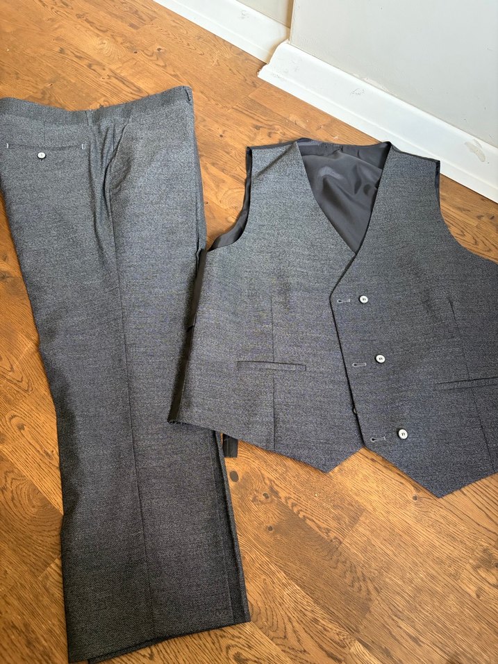 Wenitto-Gri Düğmeli Yelekli Erkek Takım Elbise - Görsel 4