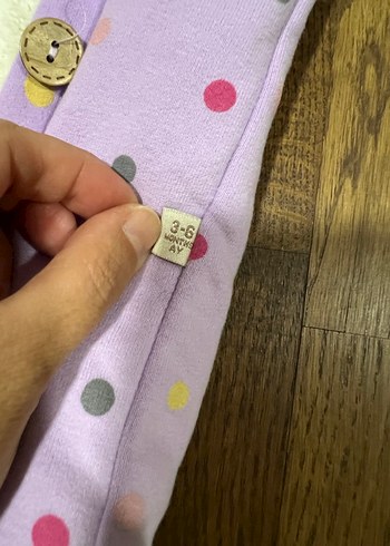 Düğmeli Mor Desenli Bebek Tulumu 3-6 ay - Görsel 4