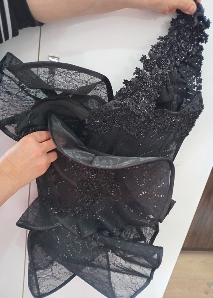 ÖZEL İŞLEMELİ TRANSPARAN BÜSTIYER VE SAÇ AKSESUARI - Görsel 2