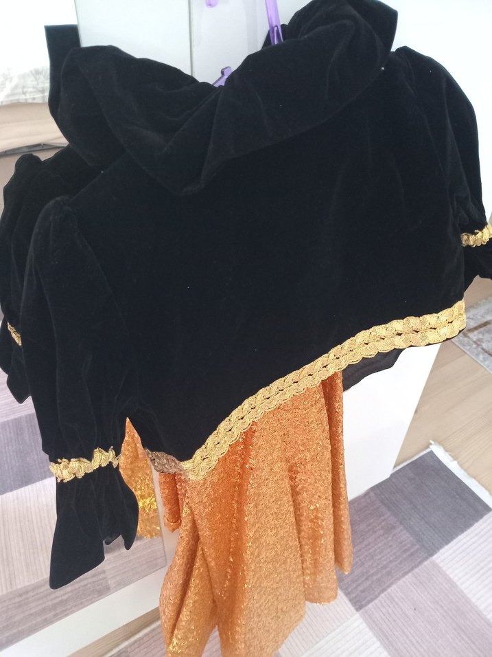 Altın İşlemeli UstKadife Altı Gold Rengi Payet Şalvar Takimi - Görsel 5