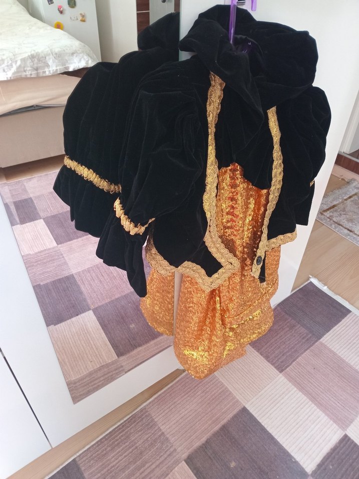 Altın İşlemeli UstKadife Altı Gold Rengi Payet Şalvar Takimi - Görsel 3