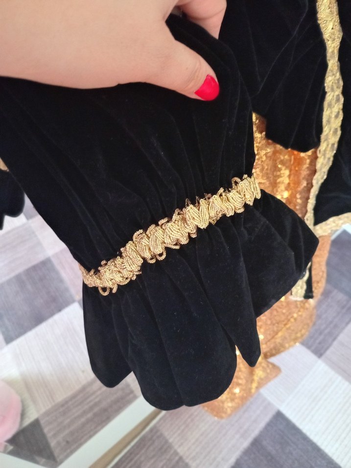 Altın İşlemeli UstKadife Altı Gold Rengi Payet Şalvar Takimi - Görsel 4