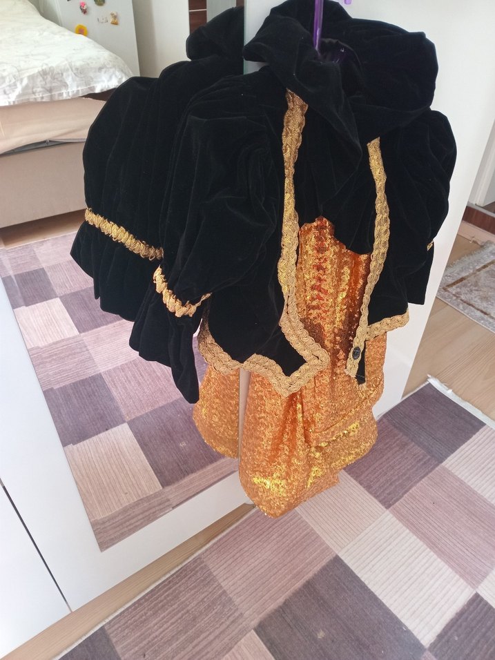 Altın İşlemeli UstKadife Altı Gold Rengi Payet Şalvar Takimi - Görsel 2