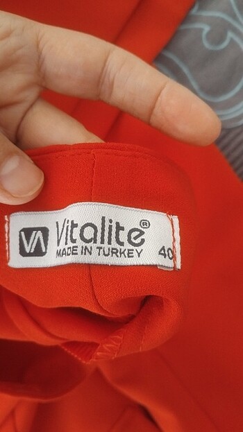 40 Beden kırmızı Renk Takim Bir kez giyildi