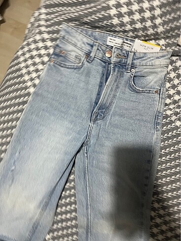 Yırtık detay mom jean