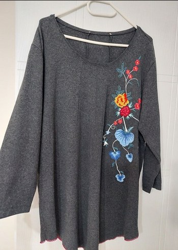 Nakışlı Gri yarim kollu dokuma bluz - Görsel 2