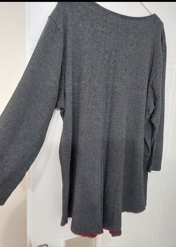 Nakışlı Gri yarim kollu dokuma bluz - Görsel 3