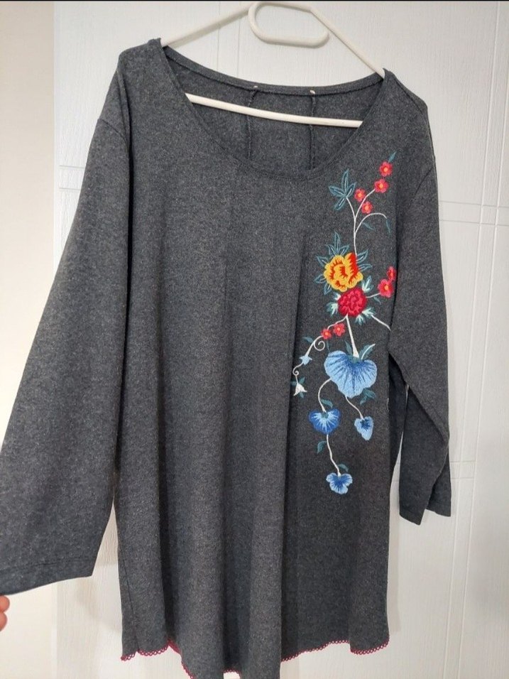 Nakışlı Gri yarim kollu dokuma bluz - Görsel 2