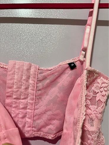 Trendyol & Milla Dantelli pembe crop