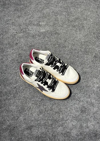 GOLDEN GOOSE