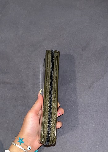 Beden Kadın Parlak Haki Deri Fermuarlı Cüzdan