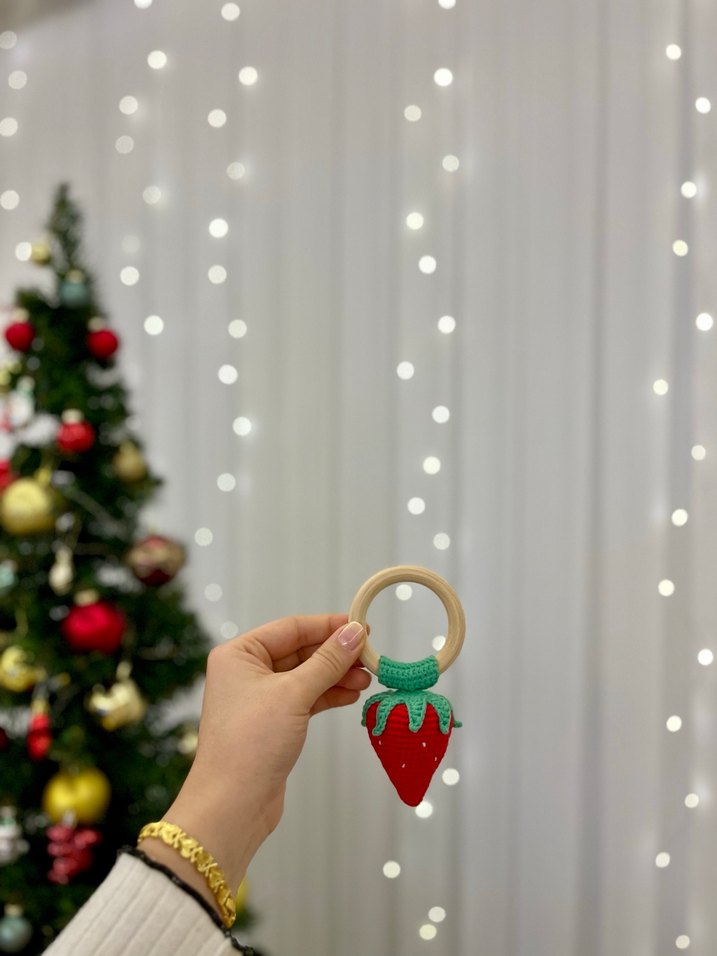 Renkli Çilek Diş Kaşıyıcı ve Çıngırak - Görsel 2