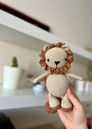 El Örgüsü Aslan Peluş Oyuncak - Görsel 3