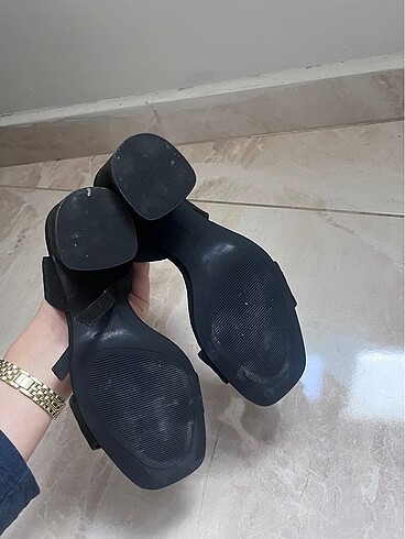 37 Beden stradivarius siyah topuklu ayakkabı