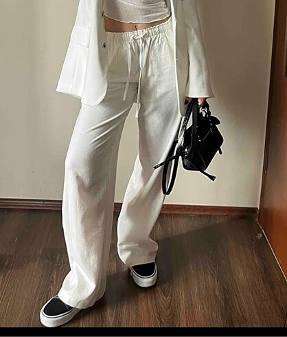 Bershka beli büzgülü beyaz pantolon