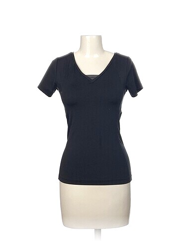 Diğer T-shirt %70 İndirimli.