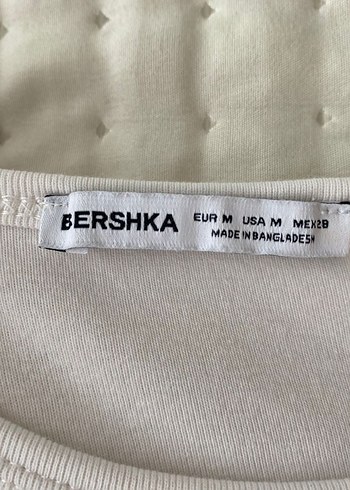 Bershka Uzun Kollu Beyaz Kadın Tişört