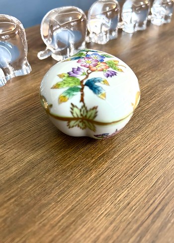 Herend Pastel Renkli Beyaz Çiçek Desenli Seramik Kutu - Görsel 6