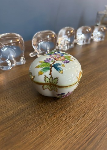 Herend Pastel Renkli Beyaz Çiçek Desenli Seramik Kutu - Görsel 5