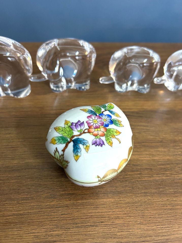 Herend Pastel Renkli Beyaz Çiçek Desenli Seramik Kutu - Görsel 4