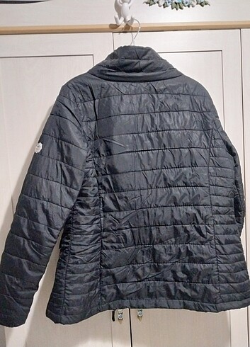 Collezione 42 beden siyah cok hafif şişme mont