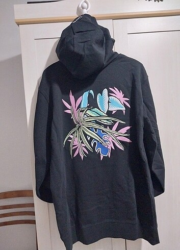 m Beden siyah Renk Orjinal Vans nakışlı sifir etiketli kapsonlu M beden sweatshirt