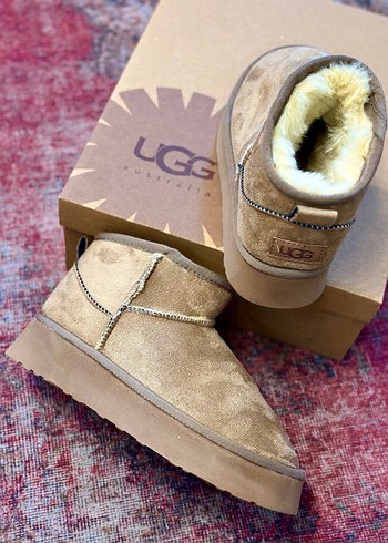 Ugg UGG Bej Süet Kürk Detaylı Kadın Dolgu Topuk Bot