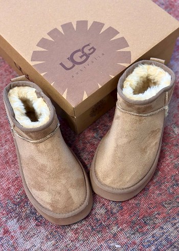 36 Beden UGG Bej Süet Kürk Detaylı Kadın Dolgu Topuk Bot