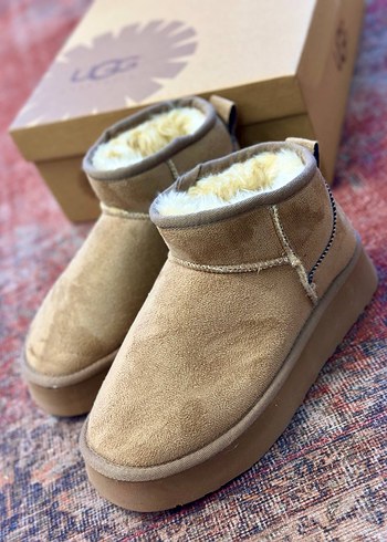 36 Beden ten rengi Renk UGG Bej Süet Kürk Detaylı Kadın Dolgu Topuk Bot