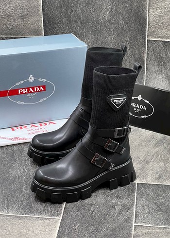37 Beden PRADA Sokak Stili Siyah Tokalı Kadın Bot