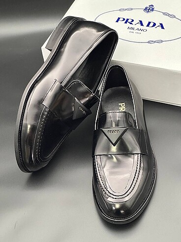 PRADA AYAKKABI