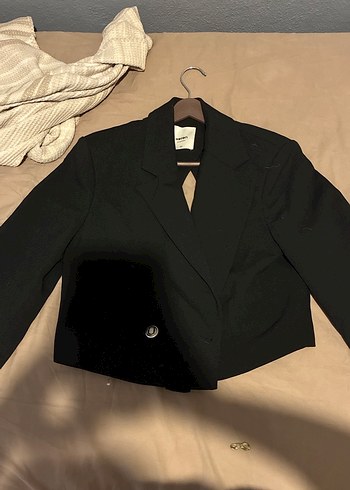 sırtı açık crop blazer