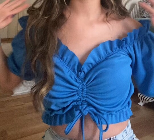 mavi büzgülü crop