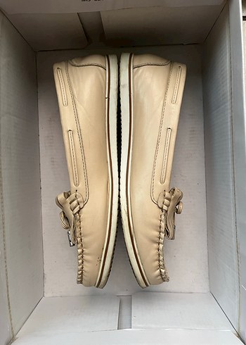 Bej Deri Tokalı Kadın Ayakkabı - Görsel 2