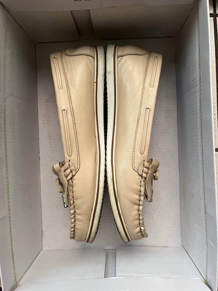 Bej Deri Tokalı Kadın Ayakkabı - Görsel 2