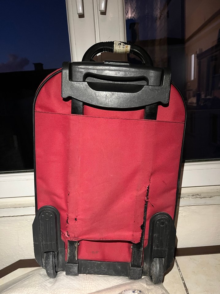 Kırmızı Fermuarlı Erkek Valiz - Görsel 3