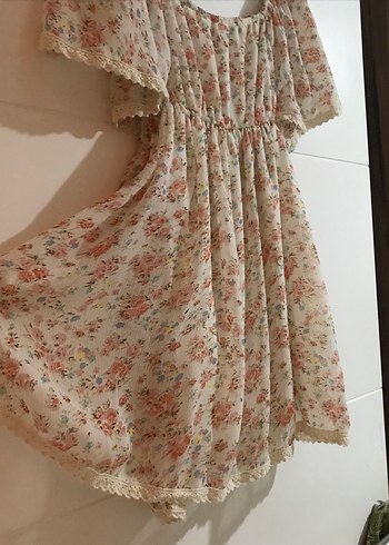 Çiçek Desenli Bej elbise