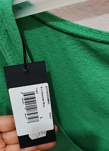 l Beden Bayan tişört Sırt detayı açık