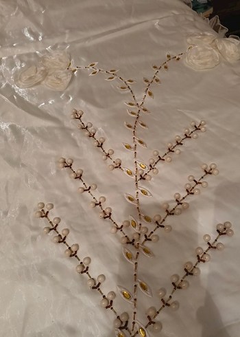 İşlemeli Parlak Krem Yatak Örtüsü - Görsel 5