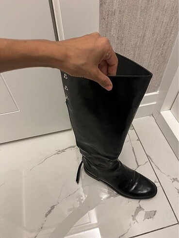 37 Beden Orjinal zara siyah çizme