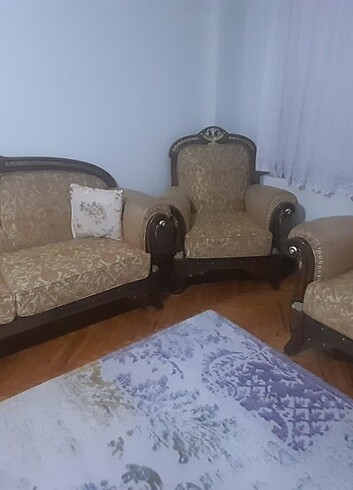  Beden 2 tane üçlü 4 tane tekli koltuk 