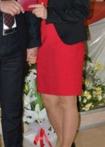 Kırmızı Düğmeli V Yakalı Midi Elbise - Görsel 5