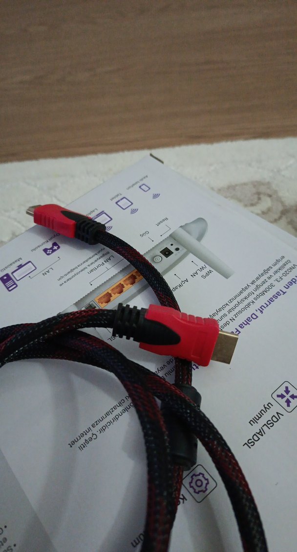 Kırmızı renkli örgülü HDMI kablosu - Görsel 2