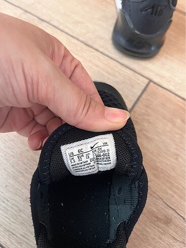 22 Beden siyah Renk Nike Air70 Bebek Ayakkabı