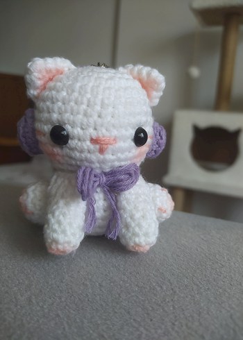 Diğer Beyaz ve Pastel Renkli El Örgüsü Peluş Oyuncak