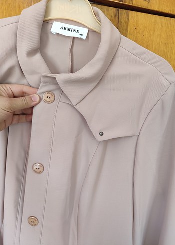 l Beden ten rengi Renk Bej Düğmeli Uzun Kadın pardesü