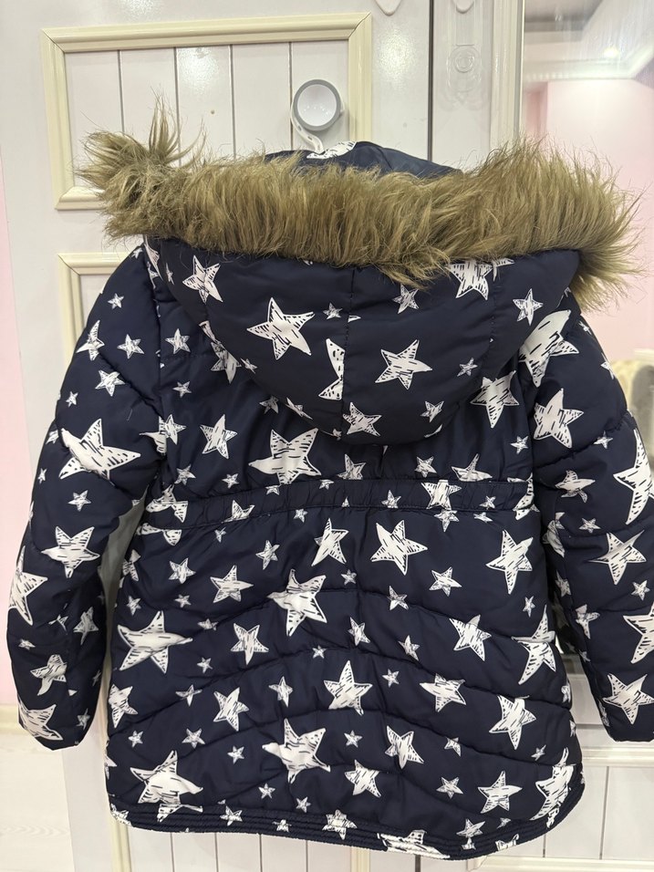 Kız Çocuk Lacivert Yıldızlı Kürklü Mont - Görsel 5